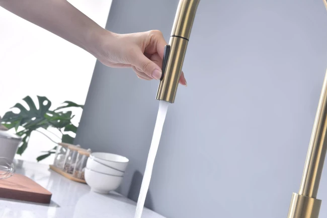 Смеситель Paulmark Senso сенсорный с режимами душ / струя