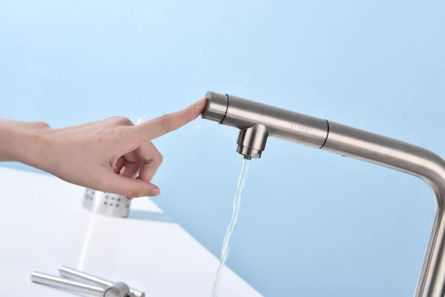 Смеситель с подключением к фильтру для воды с выдвижным изливом Paulmark Viper