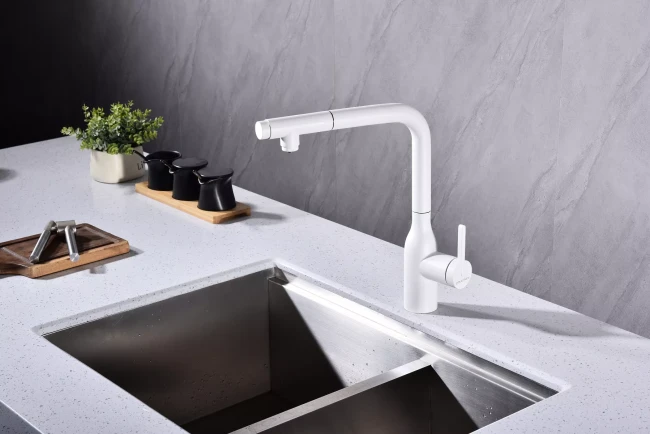 Смеситель с подключением к фильтру для воды с выдвижным изливом Paulmark Viper