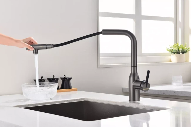 Смеситель с подключением к фильтру для воды с выдвижным изливом Paulmark Viper