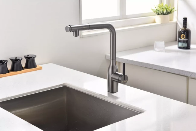 Смеситель с подключением к фильтру для воды с выдвижным изливом Paulmark Viper