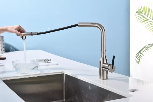 Смеситель с подключением к фильтру для воды с выдвижным изливом Paulmark Viper