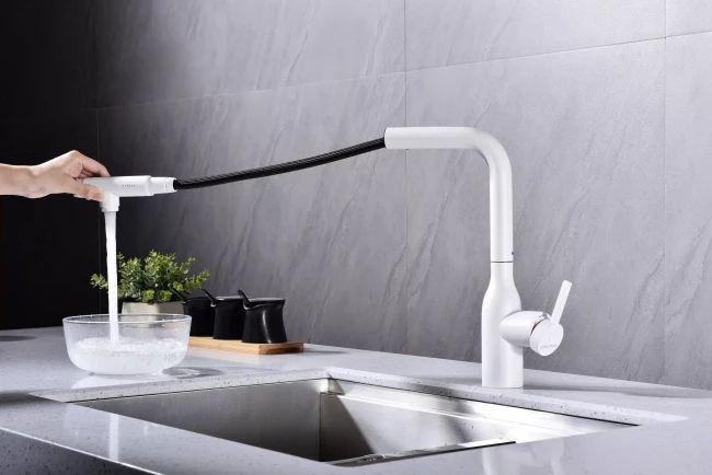 Смеситель с подключением к фильтру для воды с выдвижным изливом Paulmark Viper