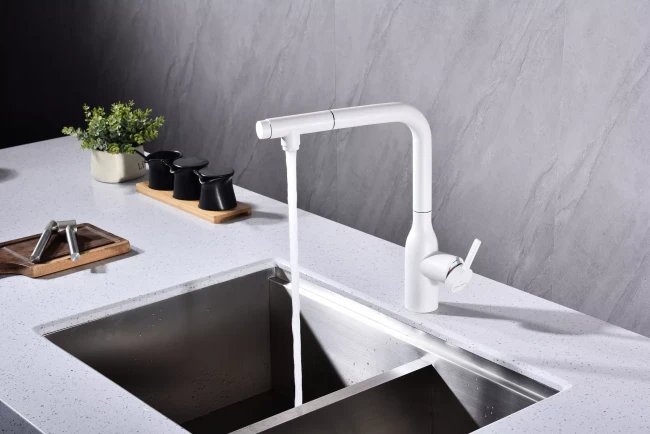 Смеситель с подключением к фильтру для воды с выдвижным изливом Paulmark Viper