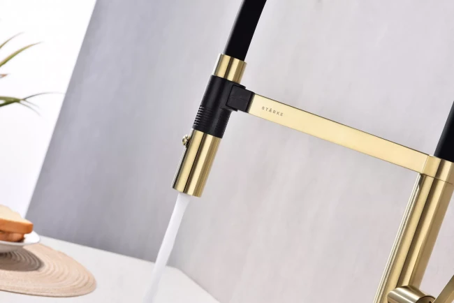 Смеситель Paulmark Leader с гибким изливом