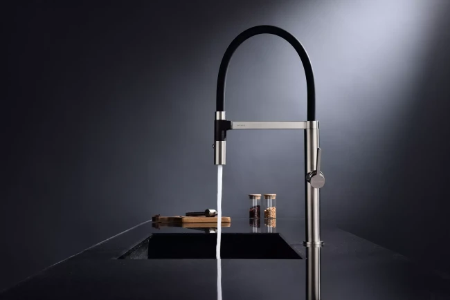 Смеситель Paulmark Leader с гибким изливом