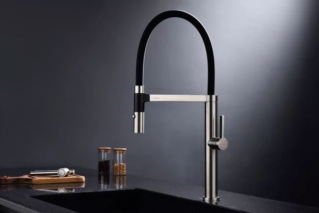 Смеситель Paulmark Leader с гибким изливом