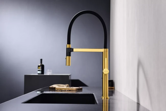 Смеситель Paulmark Leader с гибким изливом