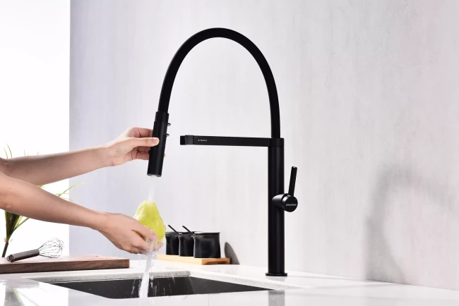 Смеситель Paulmark Leader с гибким изливом