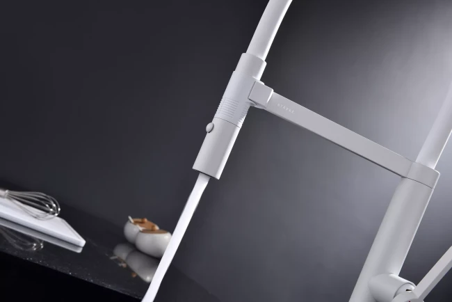 Смеситель Paulmark Leader с гибким изливом