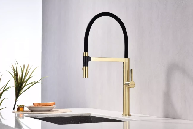 Смеситель Paulmark Leader с гибким изливом