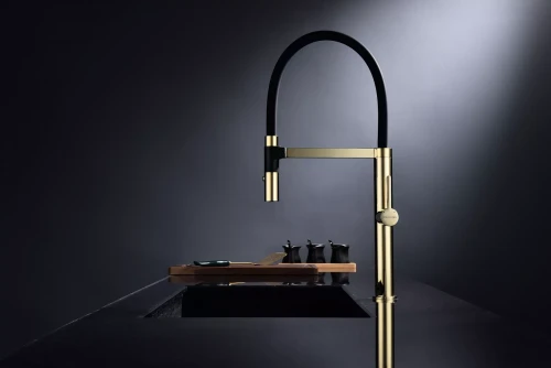 Смеситель Paulmark Leader с гибким изливом Золото G