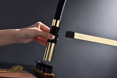 Смеситель Paulmark Leader с гибким изливом Золото G