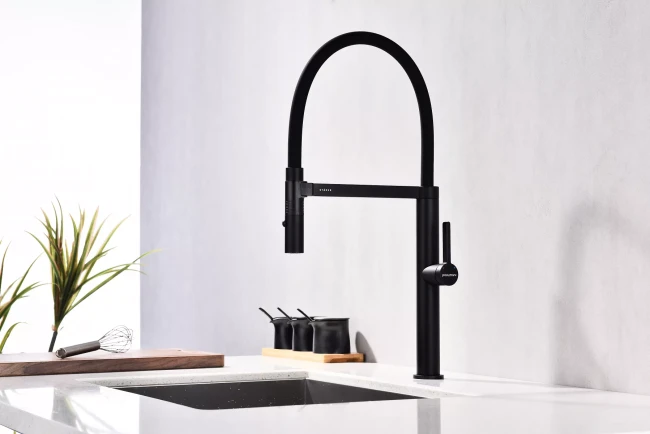 Смеситель Paulmark Leader с гибким изливом