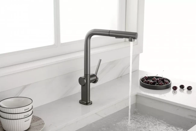 Смеситель Paulmark Neo латунный с поворотным изливом