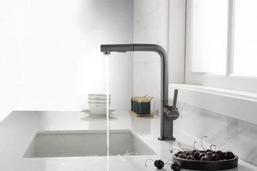 Смеситель Paulmark Neo латунный с поворотным изливом Вороненая сталь GM