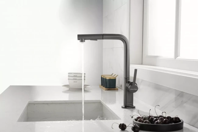 Смеситель Paulmark Neo латунный с поворотным изливом