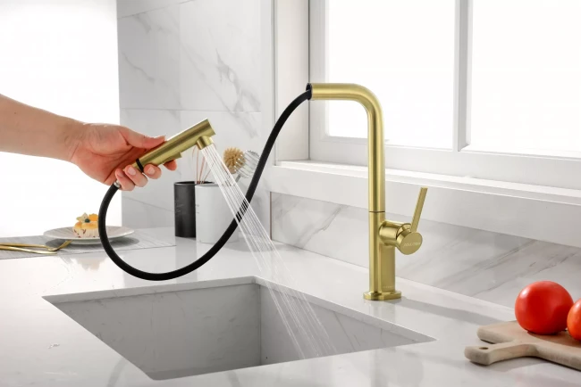 Смеситель Paulmark Neo латунный с поворотным изливом