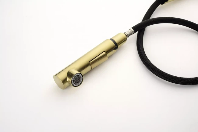 Смеситель Paulmark Neo латунный с поворотным изливом