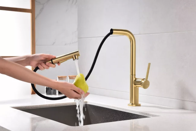 Смеситель Paulmark Neo латунный с поворотным изливом