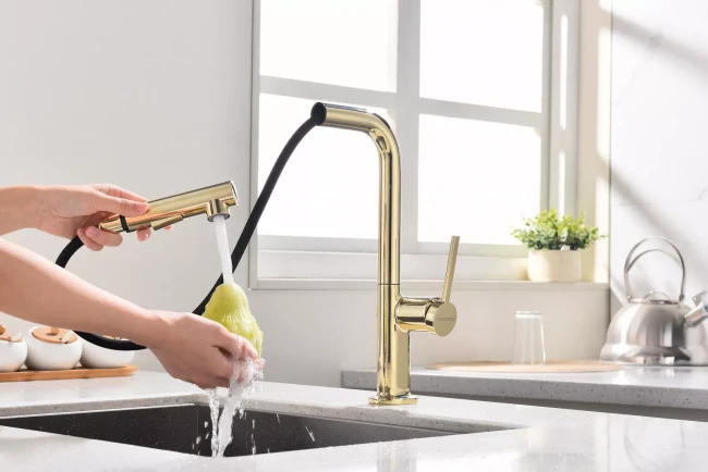 Смеситель Paulmark Neo латунный с поворотным изливом