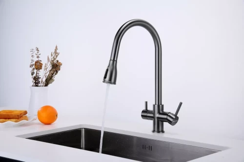 Смеситель латунный LANGE с подключением к фильтру для воды с выдвижной лейкой Вороненая сталь GM