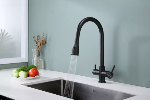 Смеситель латунный LANGE с подключением к фильтру для воды с выдвижной лейкой черный