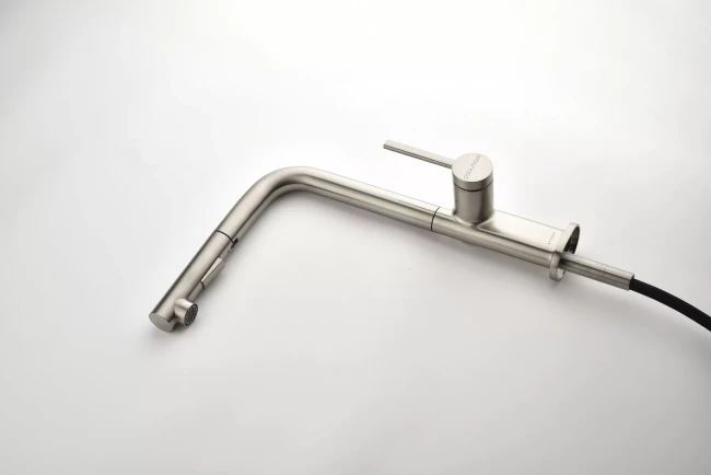 Смеситель Paulmark Neo латунный с поворотным изливом