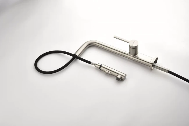 Смеситель Paulmark Neo латунный с поворотным изливом