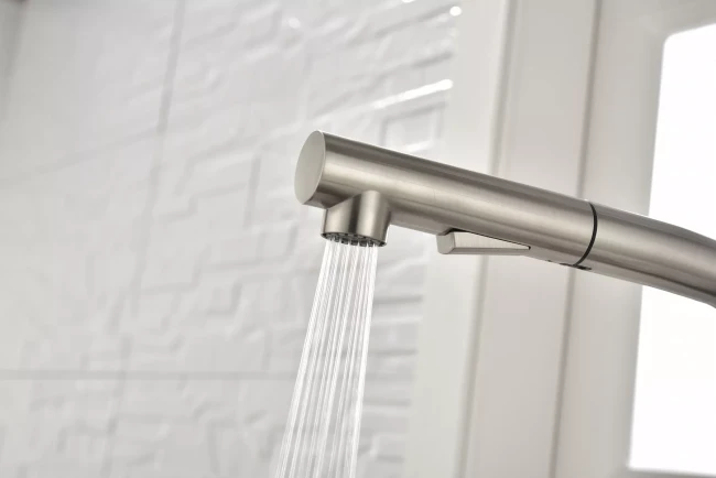 Смеситель Paulmark Neo латунный с поворотным изливом