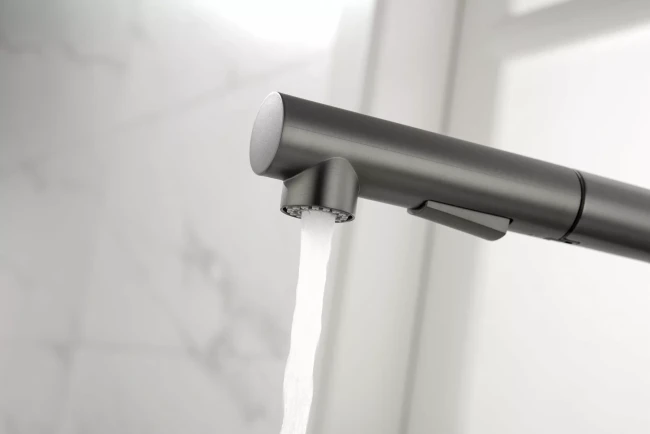 Смеситель Paulmark Neo латунный с поворотным изливом