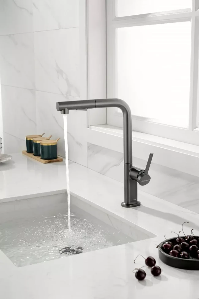 Смеситель Paulmark Neo латунный с поворотным изливом