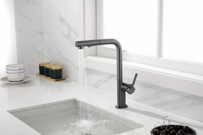 Смеситель Paulmark Neo латунный с поворотным изливом