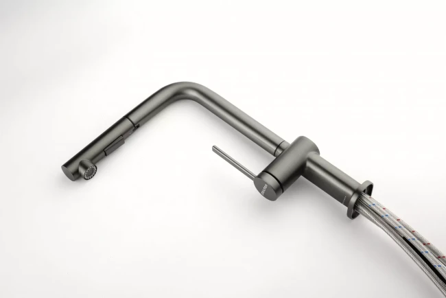 Смеситель Paulmark Neo латунный с поворотным изливом