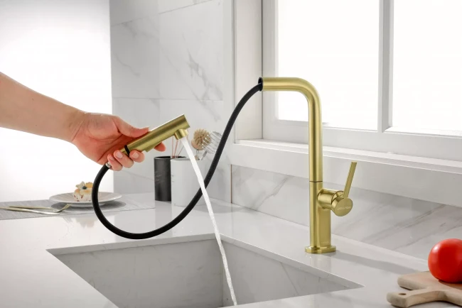 Смеситель Paulmark Neo латунный с поворотным изливом