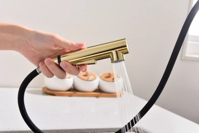 Смеситель Paulmark Neo латунный с поворотным изливом