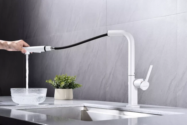 Смеситель Paulmark Neo латунный с поворотным изливом