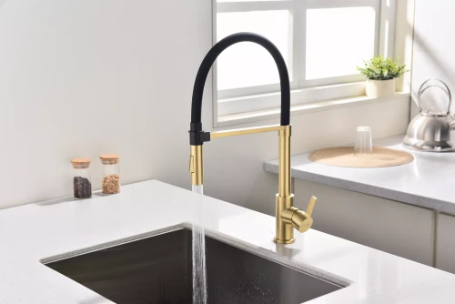 Смеситель Paulmark Halt поворотный светлое золото