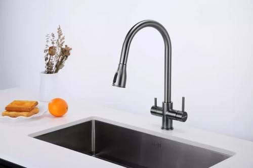 Смеситель латунный LANGE с подключением к фильтру для воды с выдвижной лейкой Вороненая сталь GM