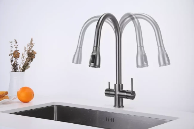 Смеситель латунный LANGE с подключением к фильтру для воды с выдвижной лейкой