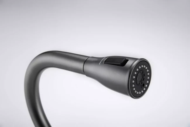 Смеситель латунный LANGE с подключением к фильтру для воды с выдвижной лейкой