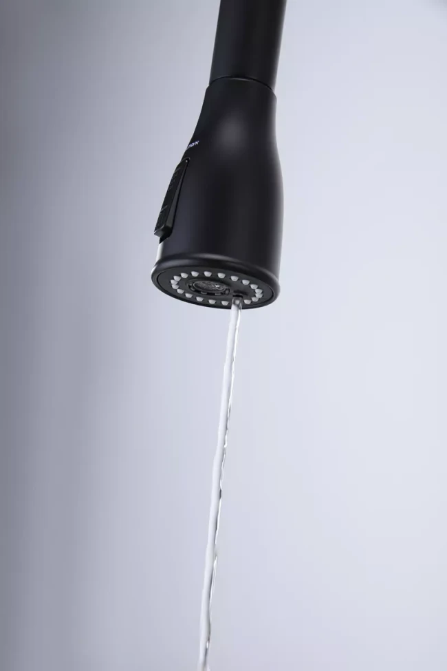 Смеситель латунный LANGE с подключением к фильтру для воды с выдвижной лейкой