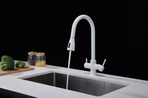 Смеситель латунный LANGE с подключением к фильтру для воды с выдвижной лейкой Белый матовый WH