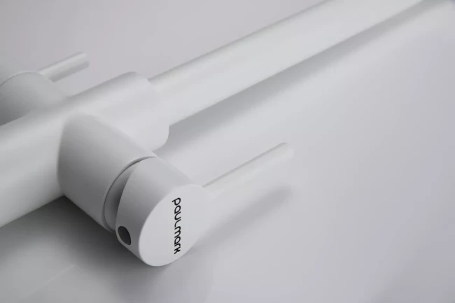 Смеситель латунный LANGE с подключением к фильтру для воды с выдвижной лейкой