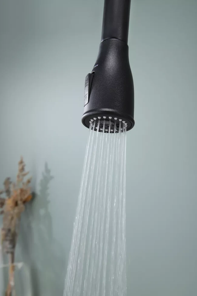 Смеситель латунный LANGE с подключением к фильтру для воды с выдвижной лейкой