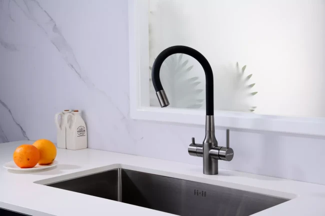 Смеситель Paulmark Salix с гибким изливом