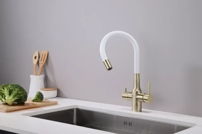 Смеситель Paulmark Salix с гибким изливом