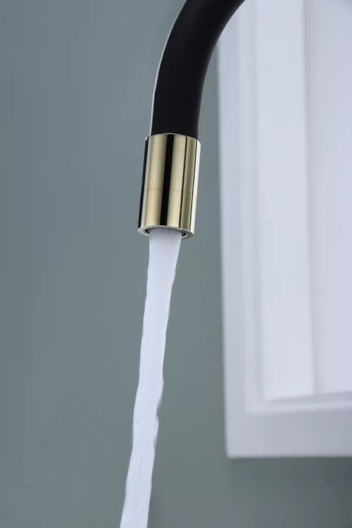 Смеситель Paulmark Salix с гибким изливом Золото G