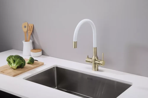 Смеситель Paulmark Salix с гибким изливом Бронза / белый