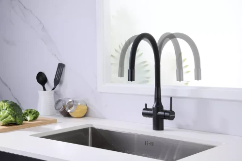 Смеситель Paulmark Salix с гибким изливом черный